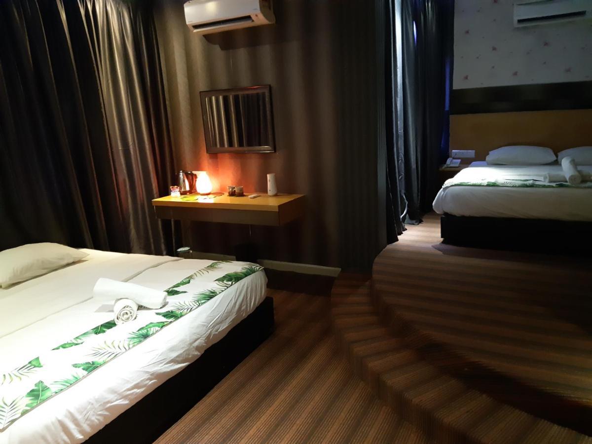 Grandeur Hotel And Spa Malacca Exterior photo